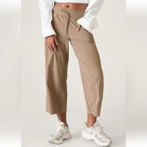 NWT Athleta size 10 Avenue Wide Leg Crop Pant